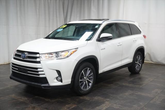 used 2019 Toyota Highlander Hybrid car, priced at $29,990