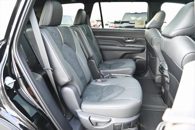 new 2025 Toyota Grand Highlander Hybrid car