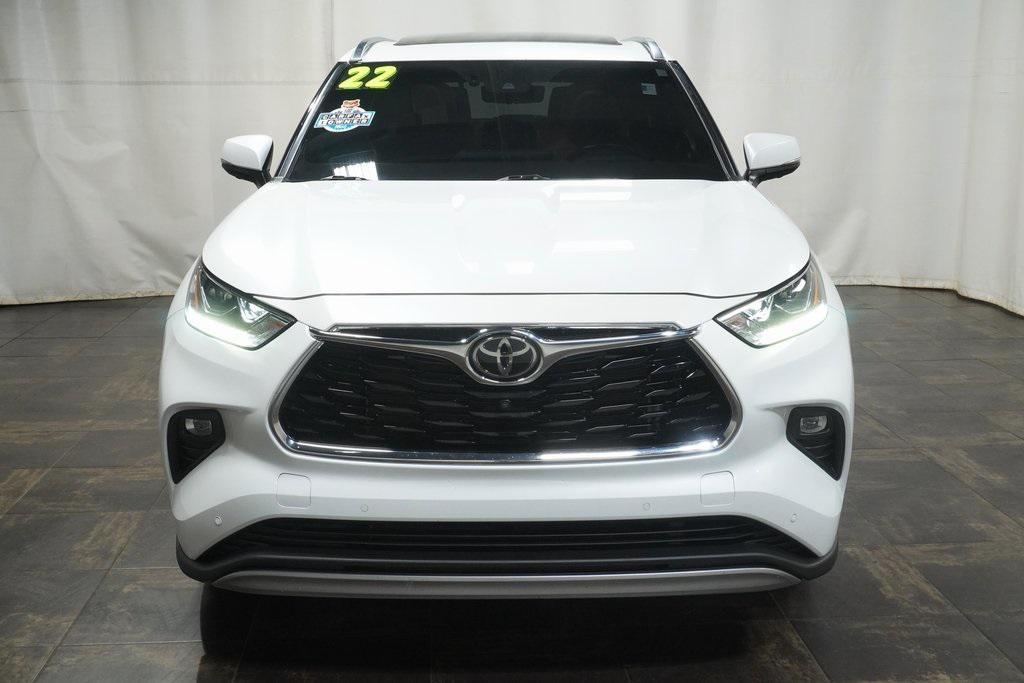 used 2022 Toyota Highlander car, priced at $39,990