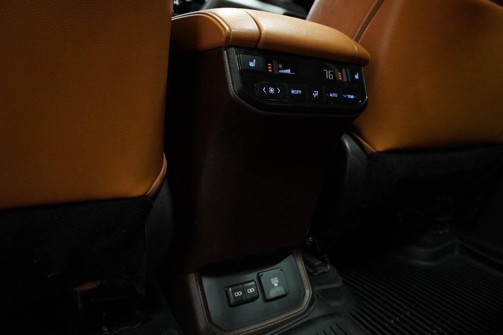 used 2022 Toyota Highlander car, priced at $39,990