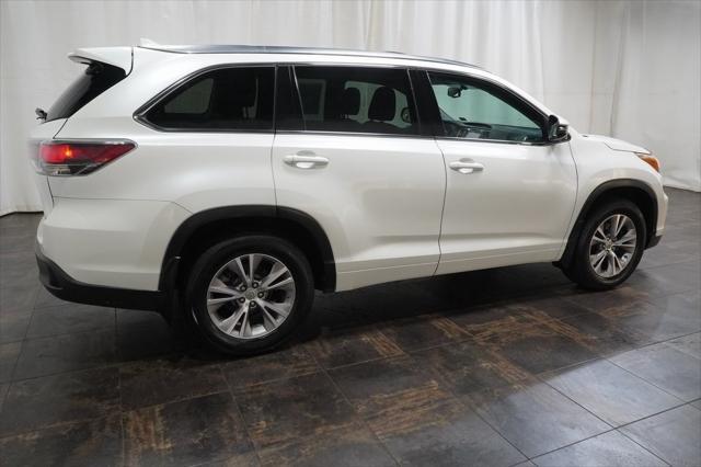 used 2015 Toyota Highlander car, priced at $13,990