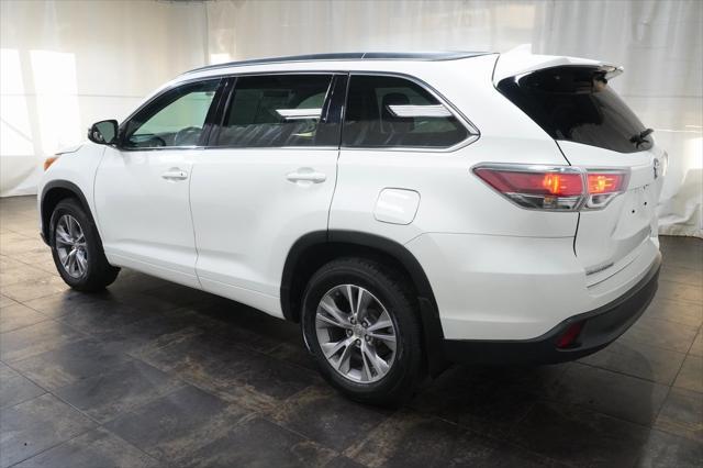 used 2015 Toyota Highlander car, priced at $13,990