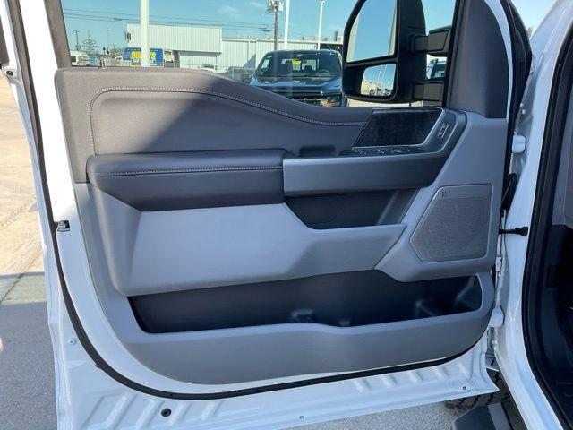 new 2025 Ford F-250 car, priced at $65,045