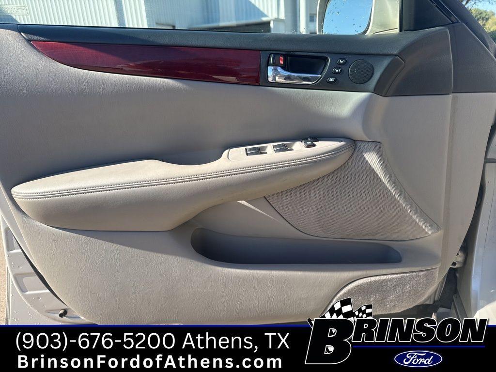 used 2002 Lexus ES 300 car, priced at $11,981