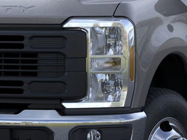 new 2025 Ford F-350 car, priced at $67,490