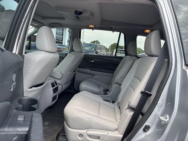 used 2022 Honda Pilot car, priced at $35,591
