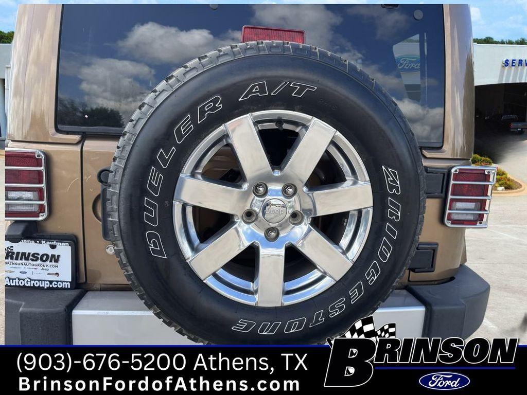 used 2015 Jeep Wrangler Unlimited car, priced at $19,092