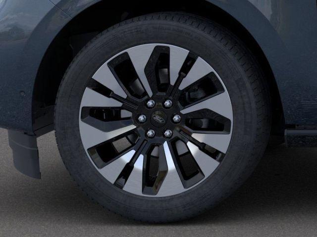 new 2025 Ford Expedition car, priced at $76,684