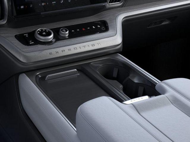 new 2025 Ford Expedition car, priced at $76,684