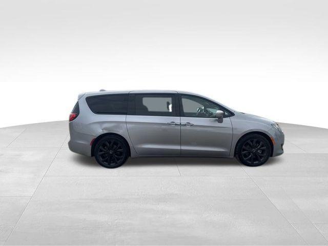 used 2019 Chrysler Pacifica car, priced at $10,970