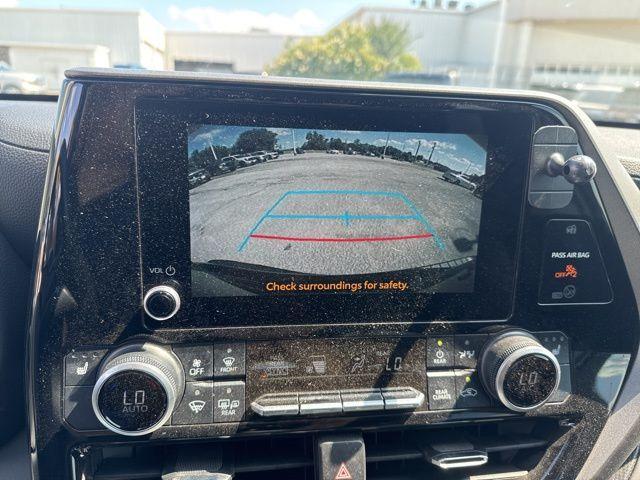 used 2023 Toyota Highlander car, priced at $36,882