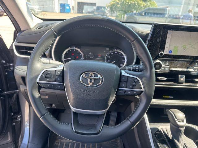 used 2023 Toyota Highlander car, priced at $36,882