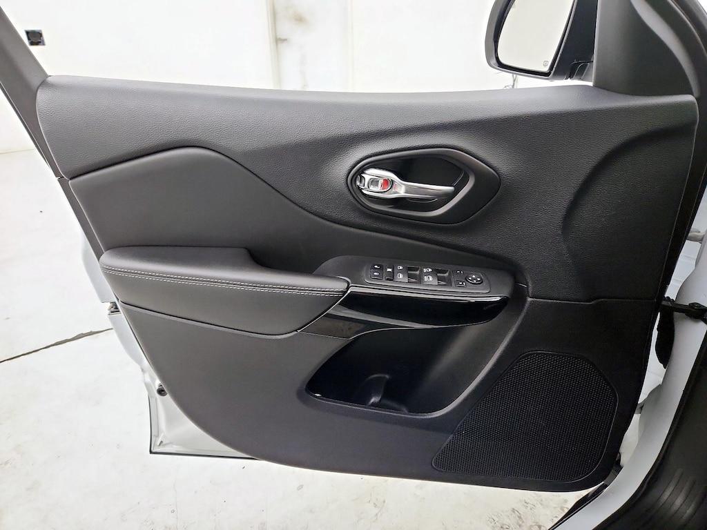 used 2023 Jeep Cherokee car, priced at $22,998