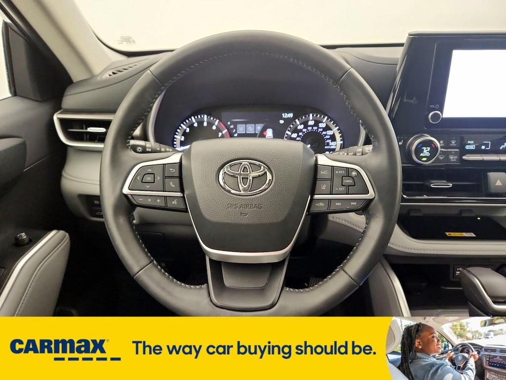 used 2024 Toyota Highlander car, priced at $42,998