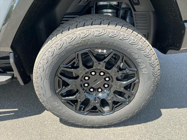 new 2025 GMC HUMMER EV Pickup car, priced at $105,855