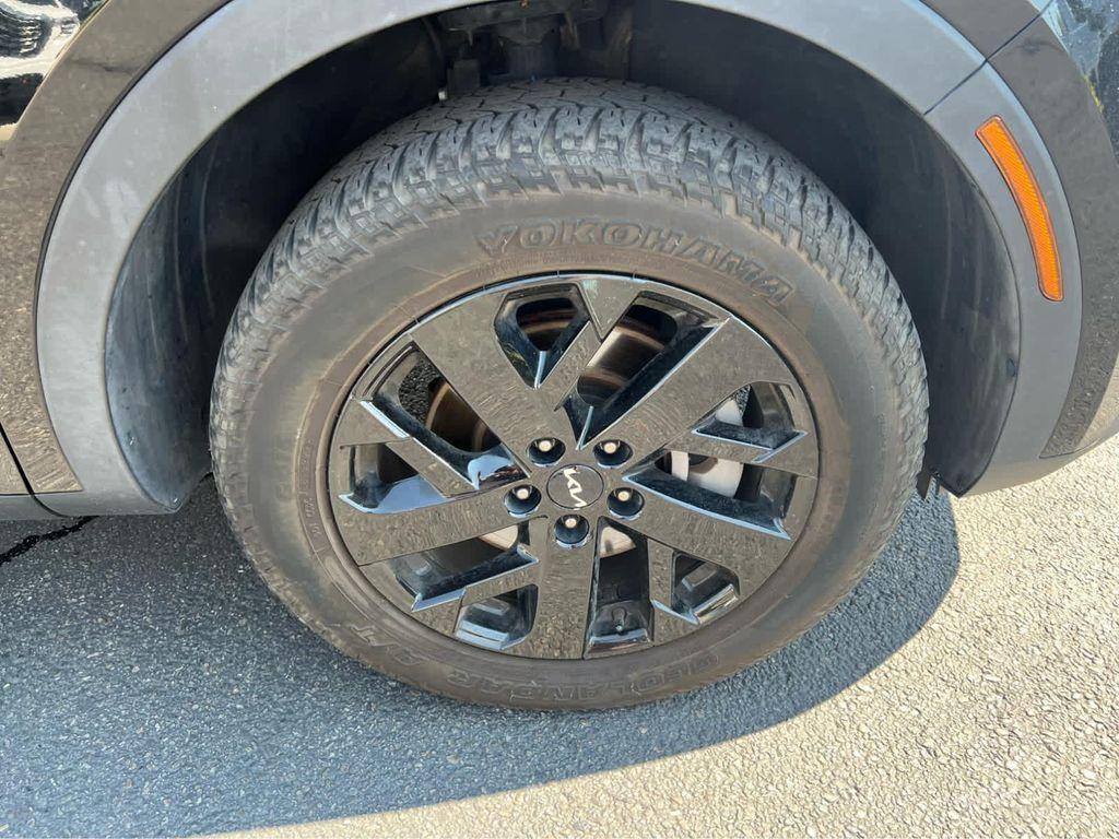 used 2022 Kia Sorento car, priced at $27,995