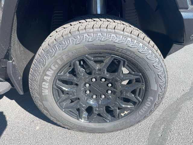 new 2025 GMC HUMMER EV SUV car, priced at $95,690