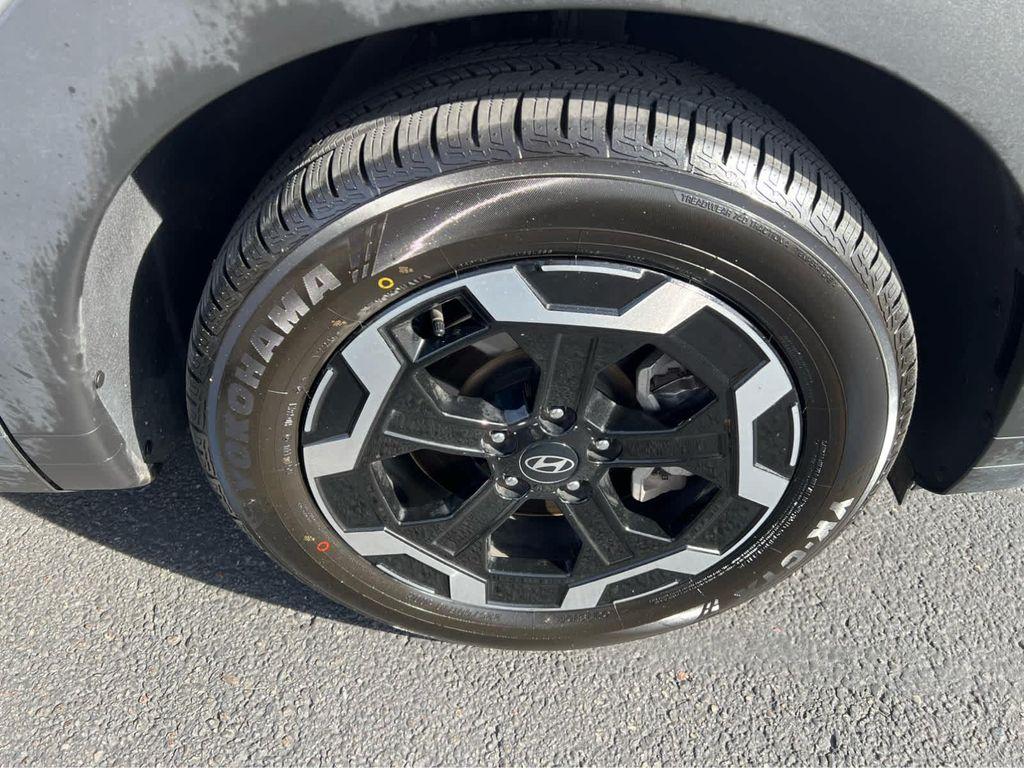 used 2024 Hyundai Santa Fe car, priced at $27,990