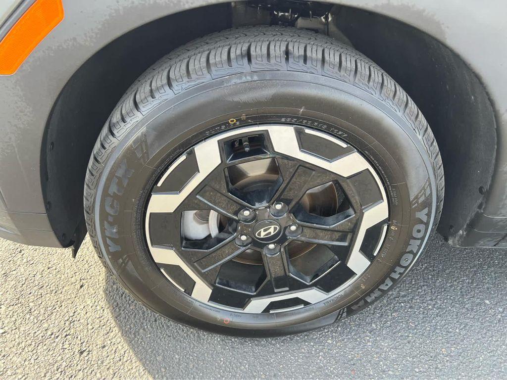 used 2024 Hyundai Santa Fe car, priced at $27,990