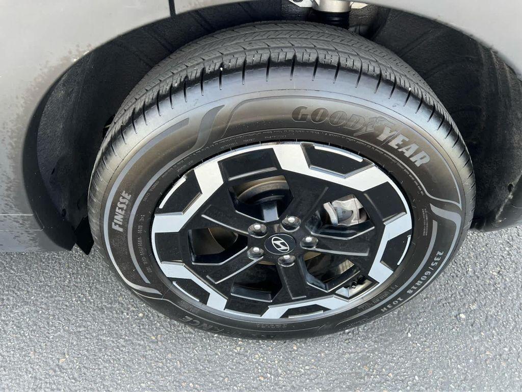 used 2024 Hyundai Santa Fe car, priced at $27,990