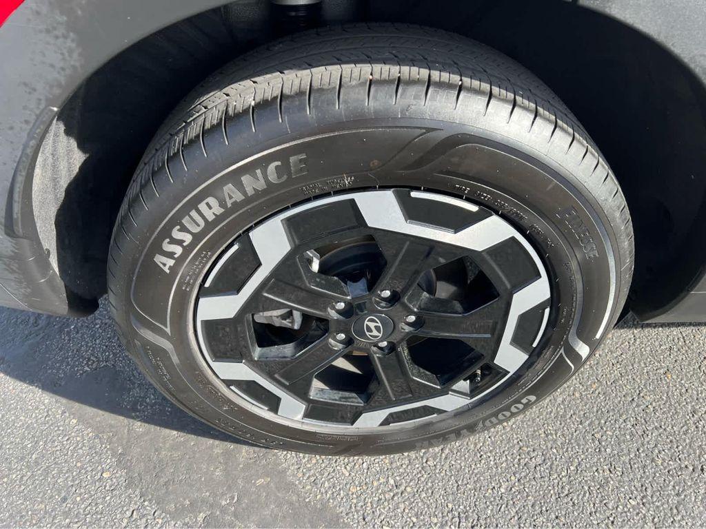 used 2024 Hyundai Santa Fe car, priced at $27,990