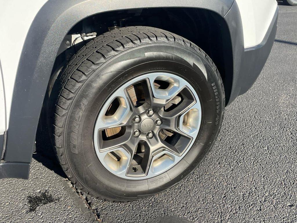 used 2019 Jeep Cherokee car, priced at $17,995