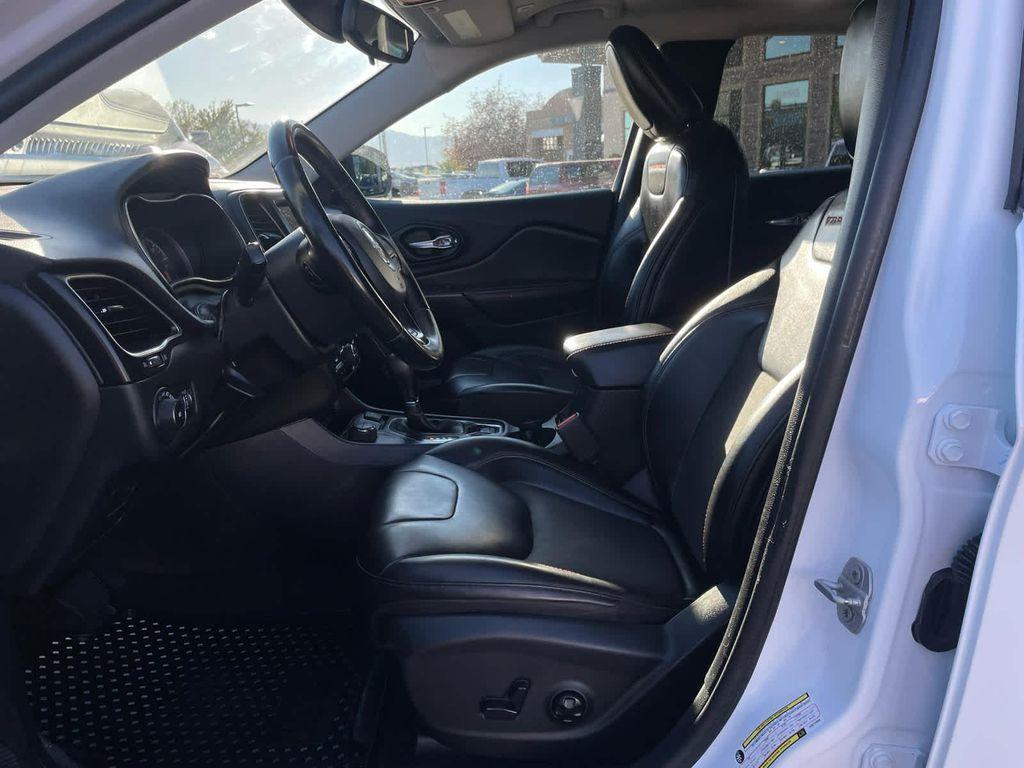 used 2019 Jeep Cherokee car, priced at $17,995