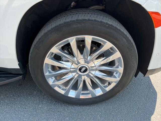 used 2023 Cadillac Escalade ESV car, priced at $70,990
