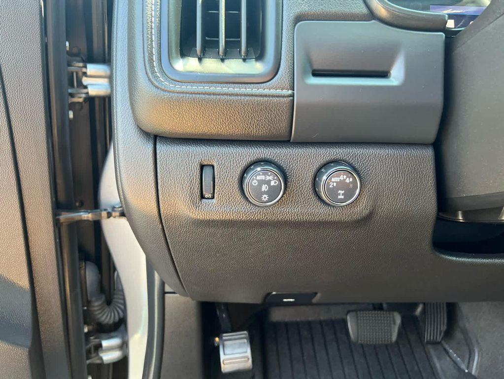 used 2020 GMC Canyon car, priced at $31,556
