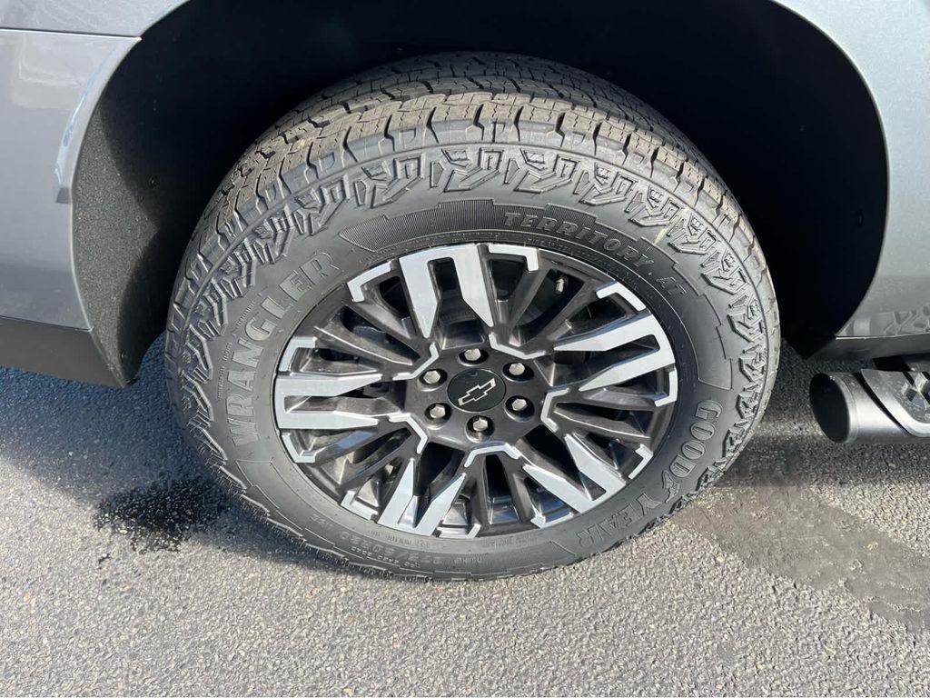 new 2026 Chevrolet Suburban car, priced at $78,905
