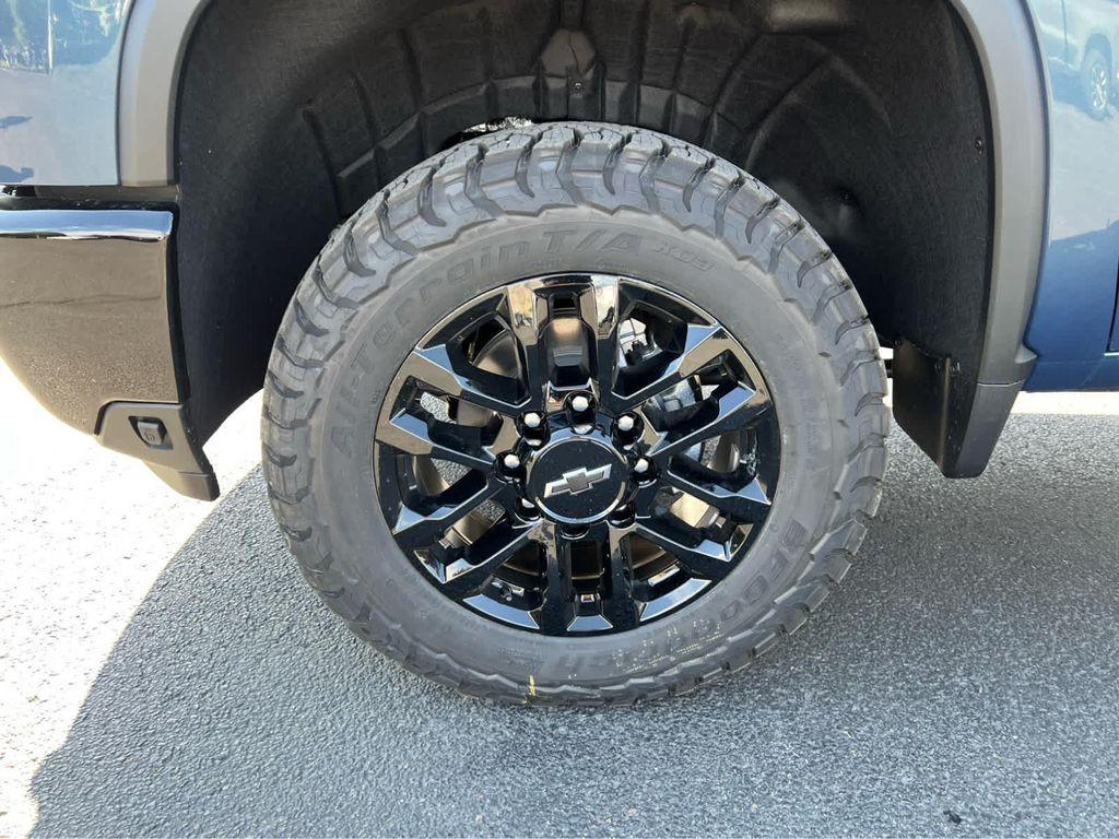 new 2025 Chevrolet Silverado 2500 car, priced at $78,400