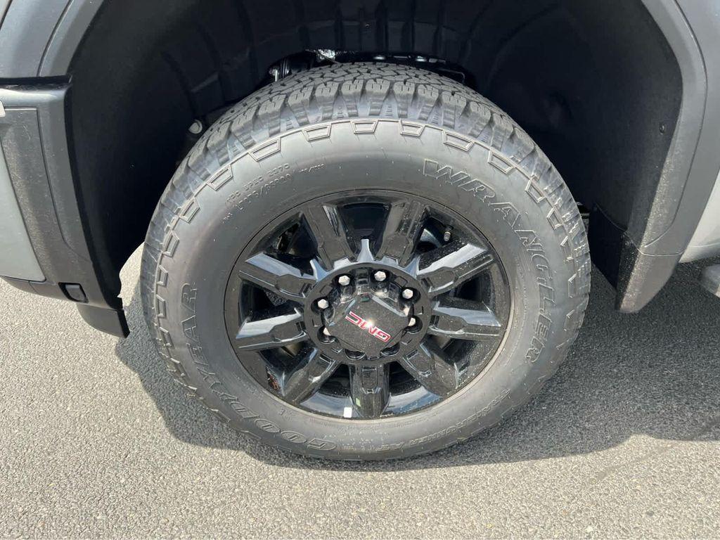 new 2025 GMC Sierra 2500 car, priced at $85,805
