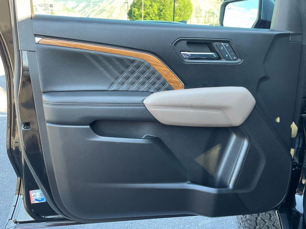 used 2023 GMC Canyon car, priced at $40,995