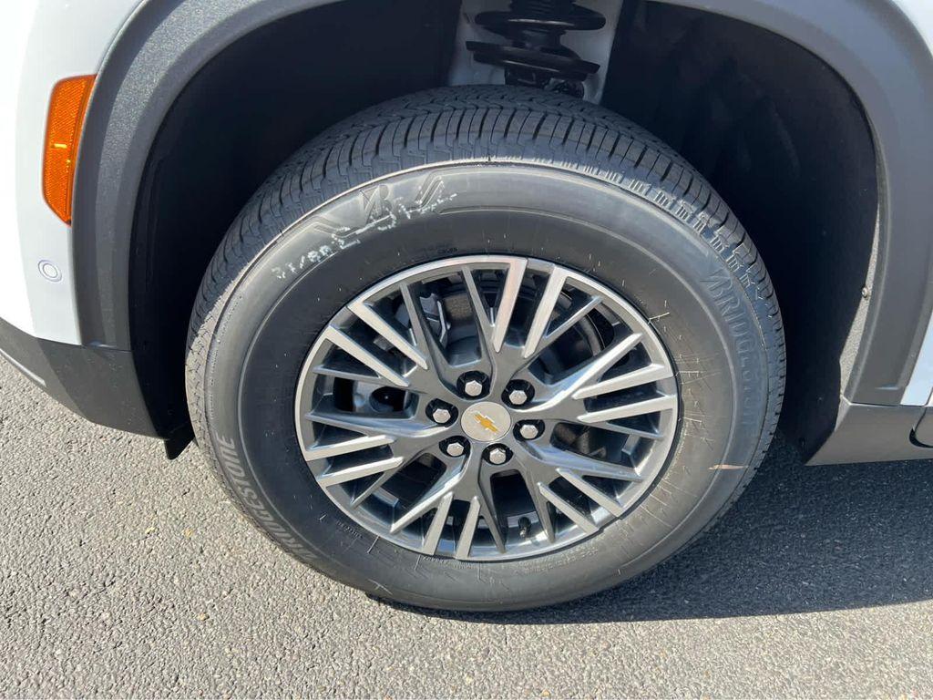 new 2026 Chevrolet Traverse car, priced at $50,855