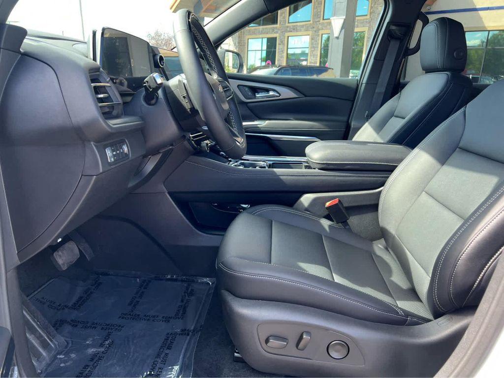 new 2026 Chevrolet Traverse car, priced at $50,855