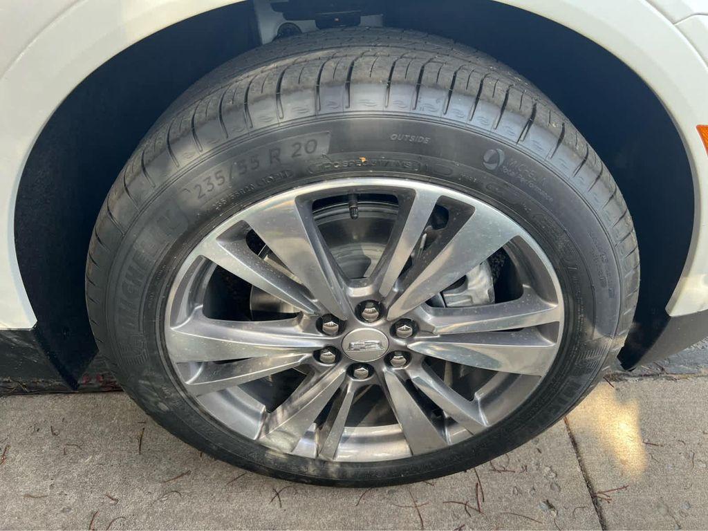 new 2025 Cadillac XT5 car, priced at $59,465