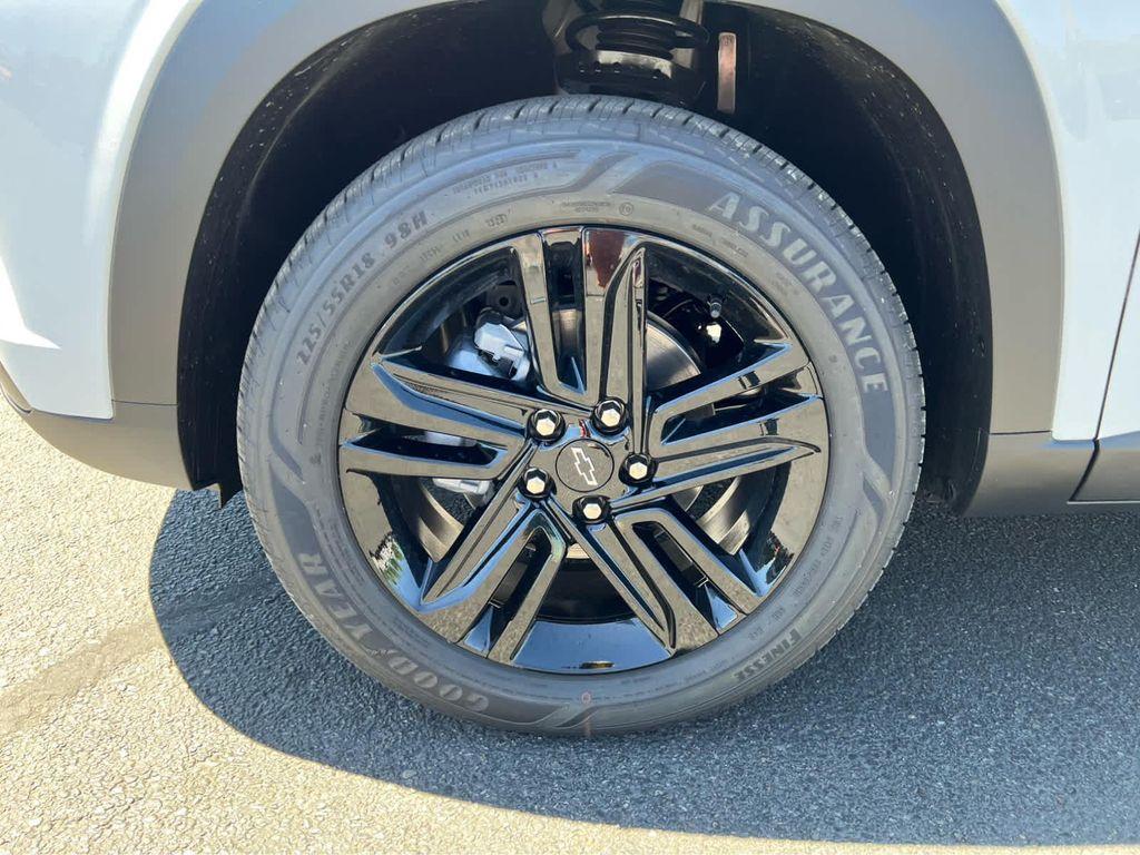 new 2025 Chevrolet Trax car, priced at $24,690