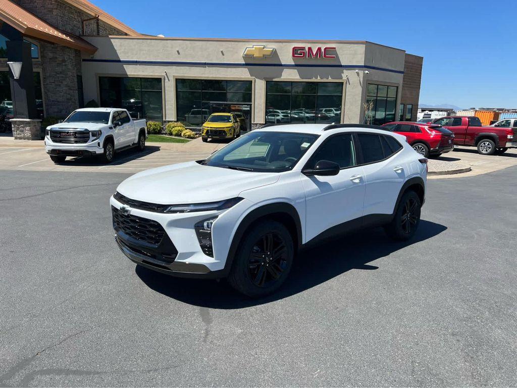 new 2025 Chevrolet Trax car, priced at $24,690