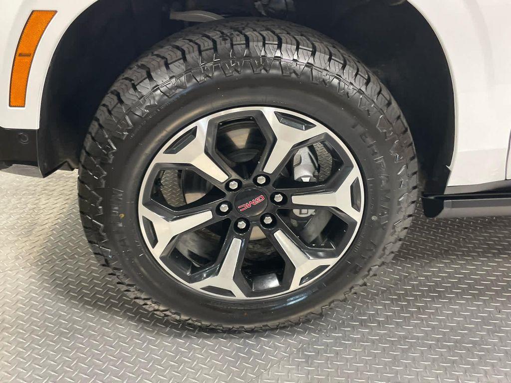 used 2025 GMC Yukon XL car, priced at $79,990