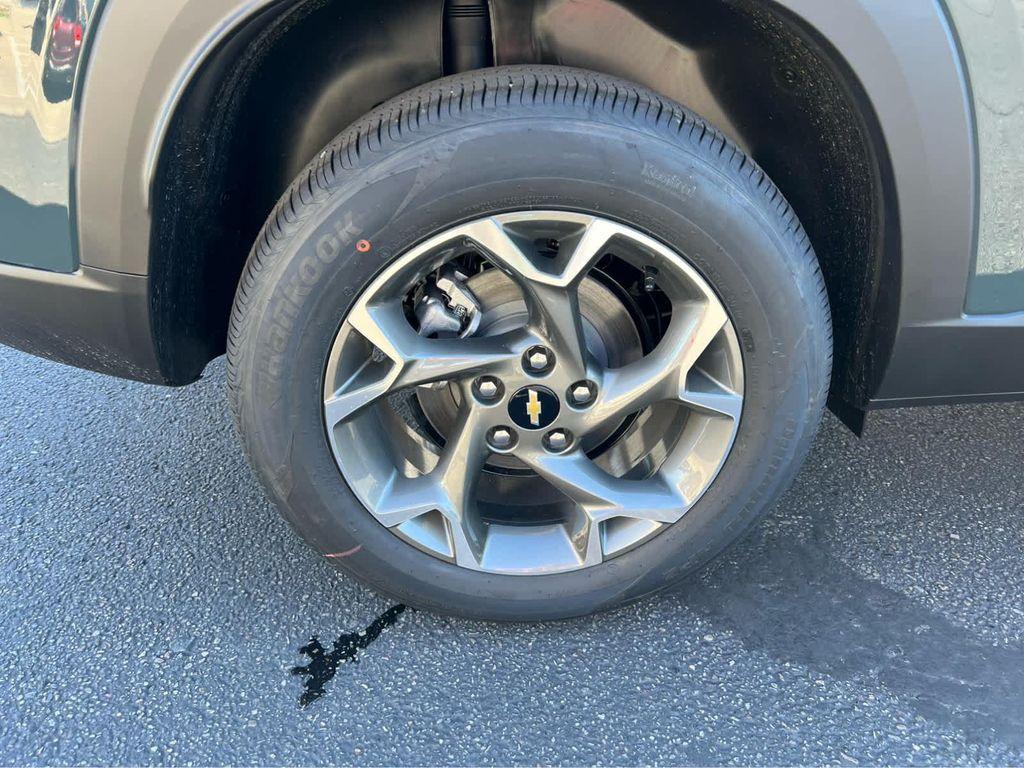 new 2026 Chevrolet Trax car, priced at $25,885