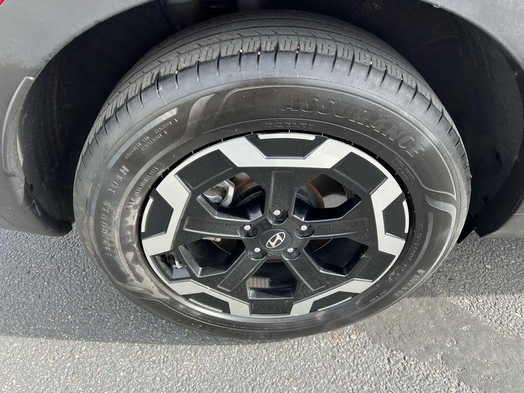 used 2024 Hyundai Santa Fe car, priced at $27,990