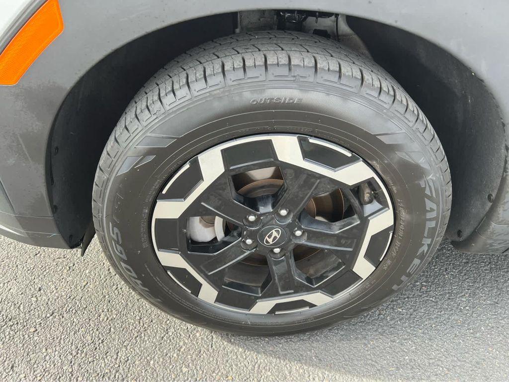 used 2024 Hyundai Santa Fe car, priced at $27,990