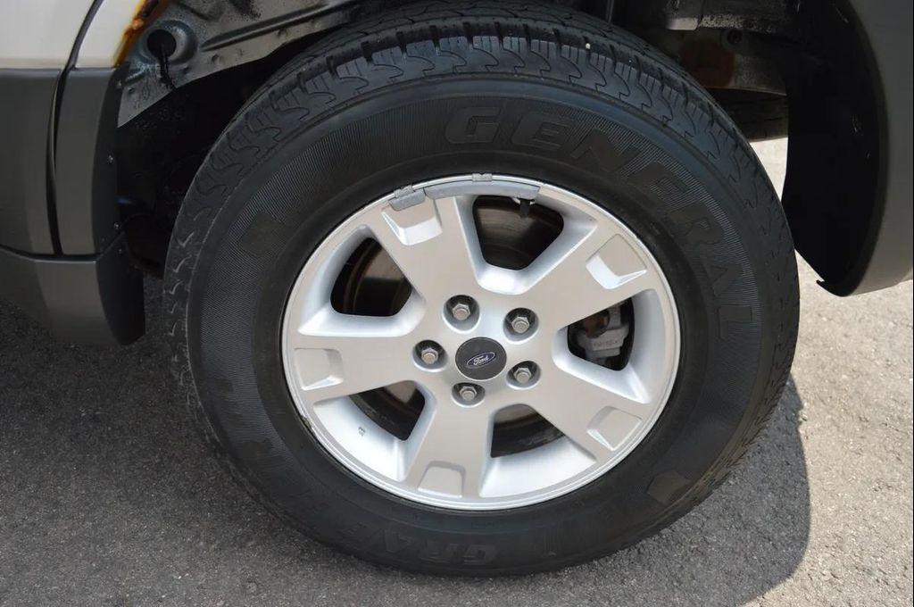 used 2007 Ford Escape car, priced at $5,250