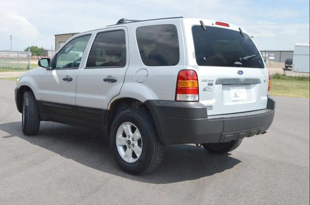 used 2007 Ford Escape car, priced at $5,250