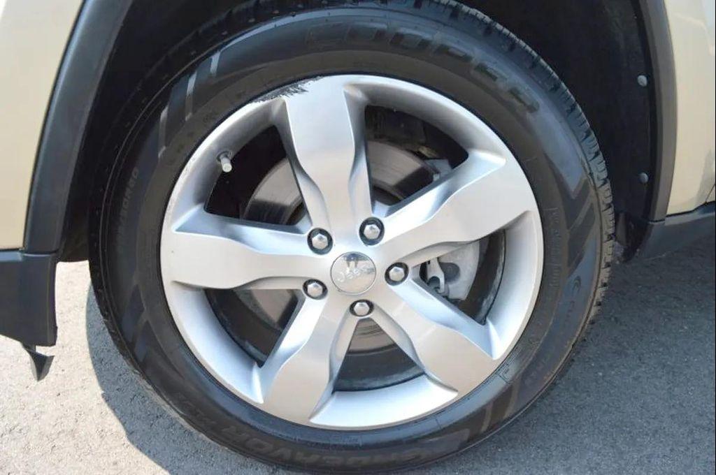 used 2011 Jeep Grand Cherokee car, priced at $12,988