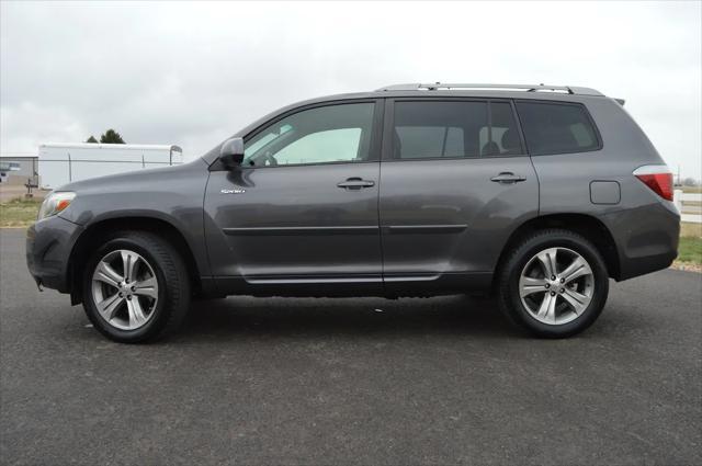 used 2009 Toyota Highlander car, priced at $9,888