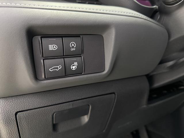 used 2023 Toyota Highlander car, priced at $41,850