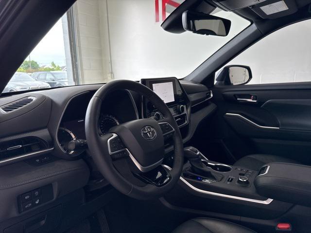 used 2023 Toyota Highlander car, priced at $41,850