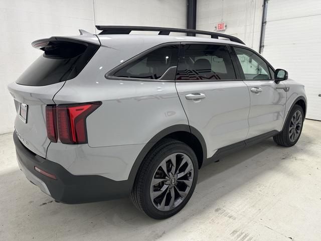 used 2022 Kia Sorento car, priced at $31,701