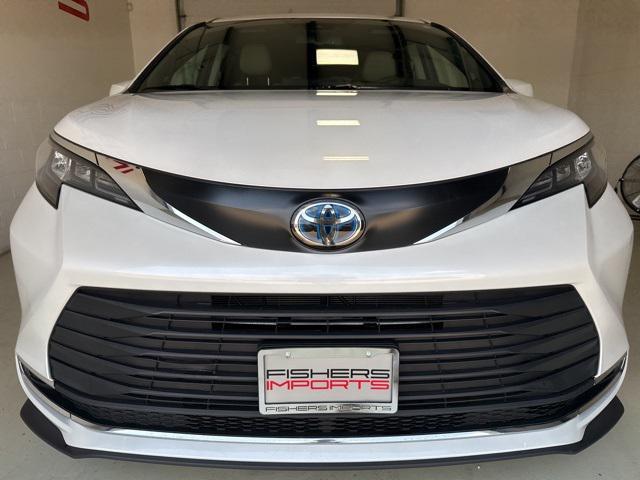 used 2024 Toyota Sienna car, priced at $39,950